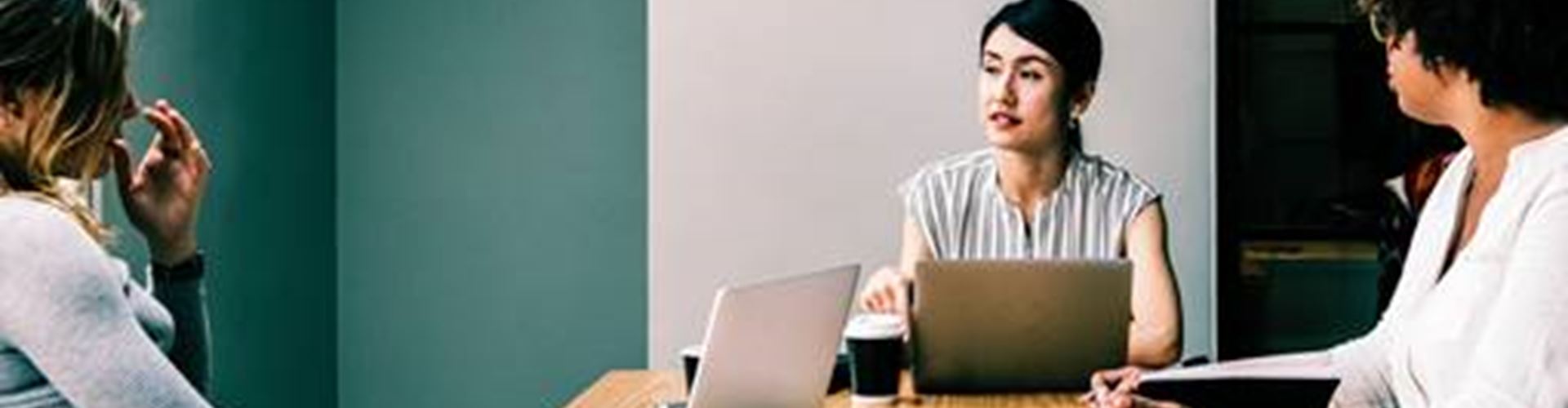 EY to help create 100,000 professional jobs for women