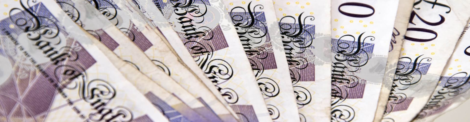Blue-chip bosses in UK earn 183 times more than other employees
