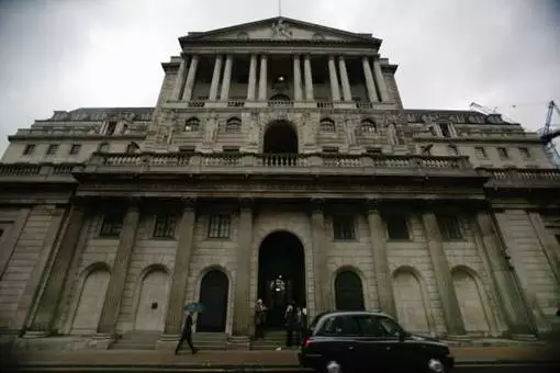 Bank of England keeps interest rates historic low