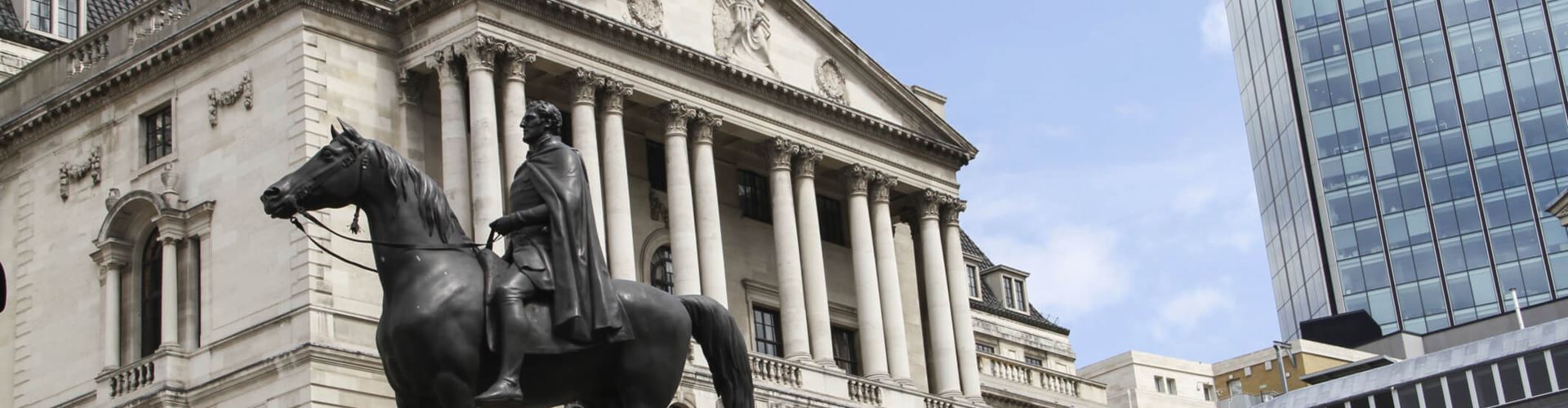Bank of England votes to hold rates at 0.5%